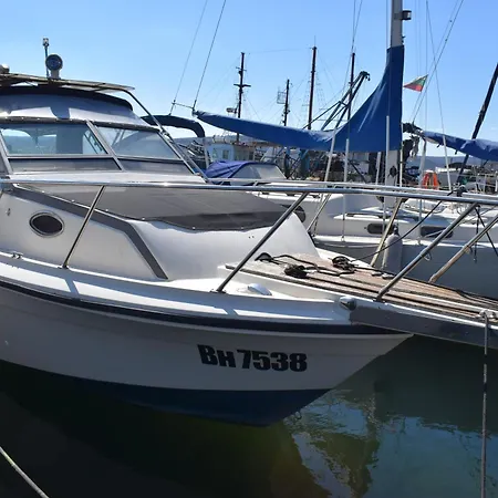 보트호텔 Stamas Yacht 바르나